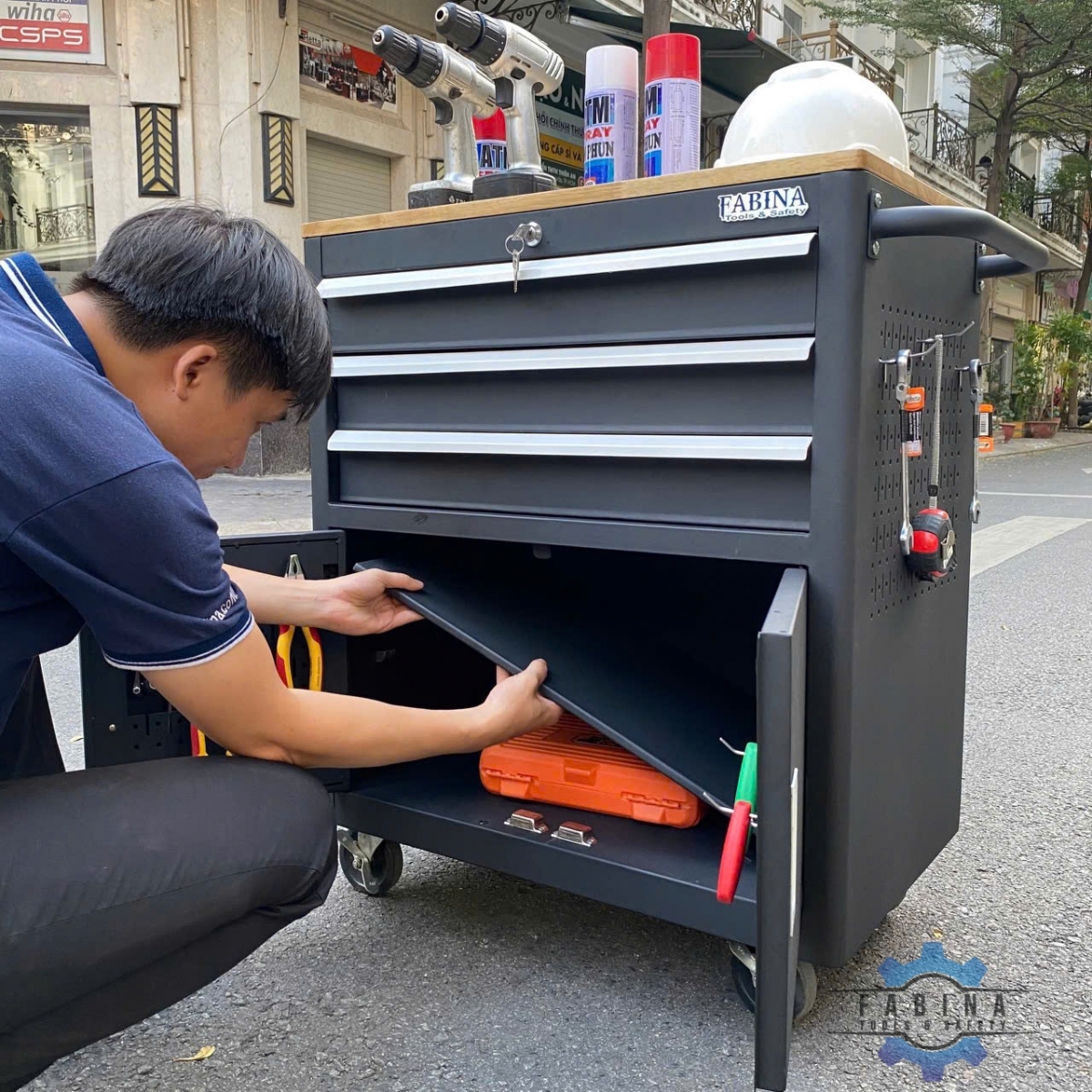 Tủ đồ nghề để thiết bị điện tử